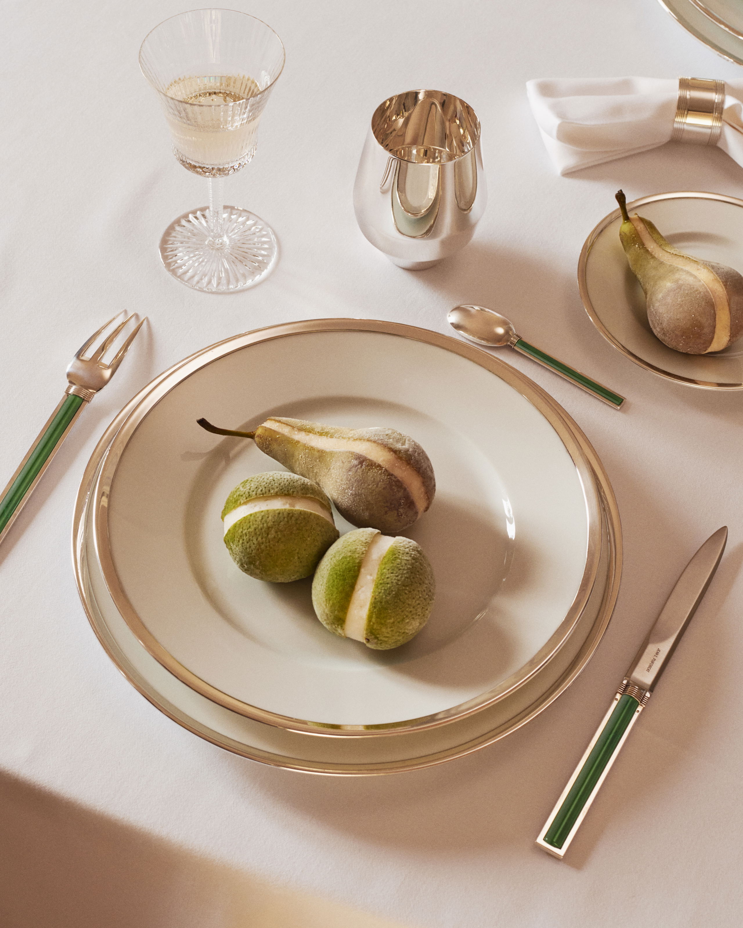Puiforcat "Cercle d'Orfèvre Or" Salatschale gold Porzellan
